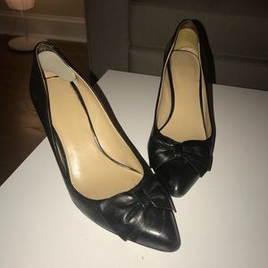 Beautiful and Comfy Ann Taylor 9.5 Black Heels